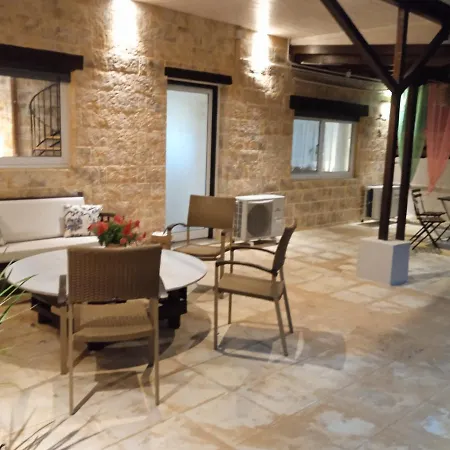 Borgo! ευχάριστο δίπλα στη θάλασσα!! Ferienhaus Lefkáda